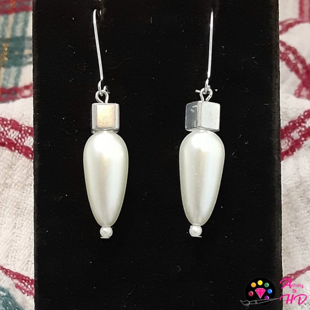 Festive Vintage Handmade Light Bulb Pearl Beaded Drop Earrings